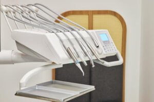 white and grey ip desk
